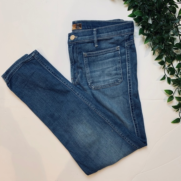 jeans with square front pockets